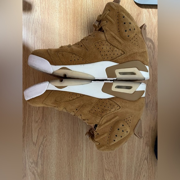 Air Jordan Retro 6 - Picture 1 of 3